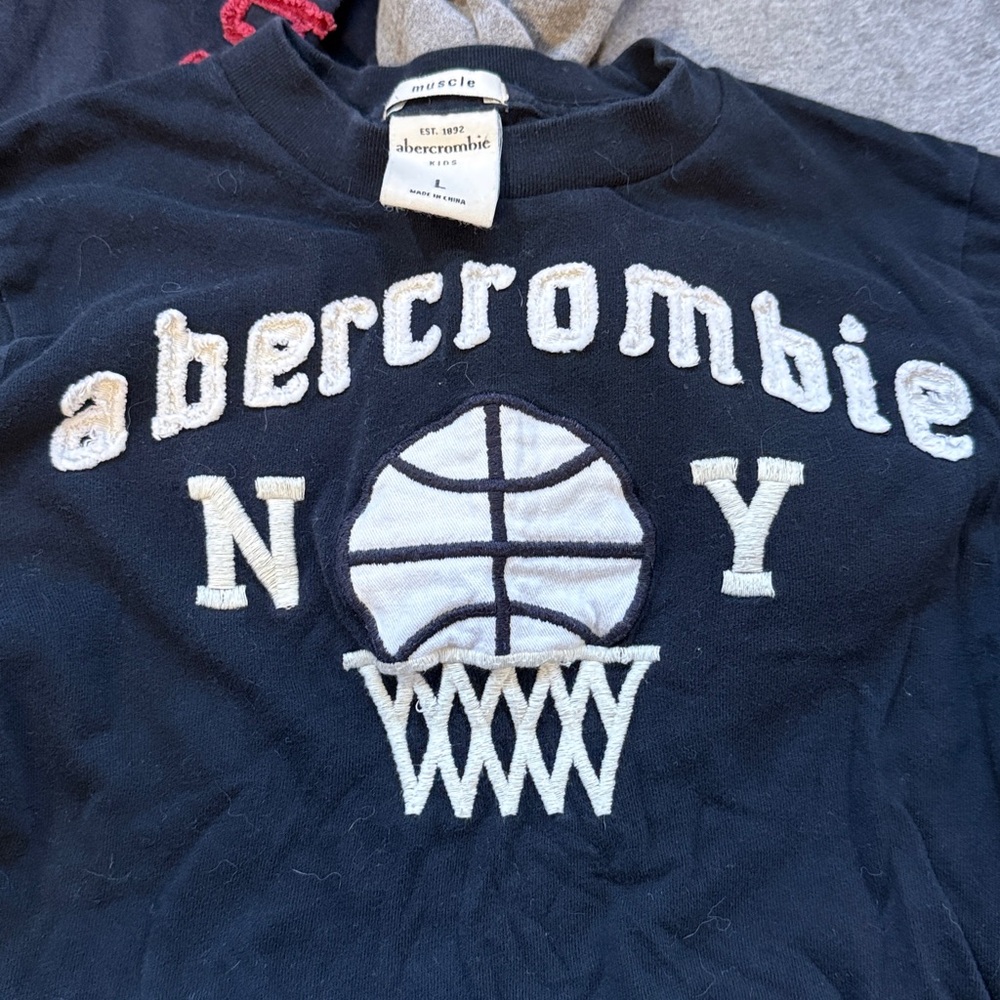 Abercrombie & Fitch boys muscle long sleeve Tee - Picture 3 of 8